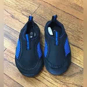 Toddler Slip On Pacific Wave Water Swim Shoes NWOT
Blue & Black Color 
Girl Boy
